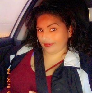 Meet your Posher, Yesenia